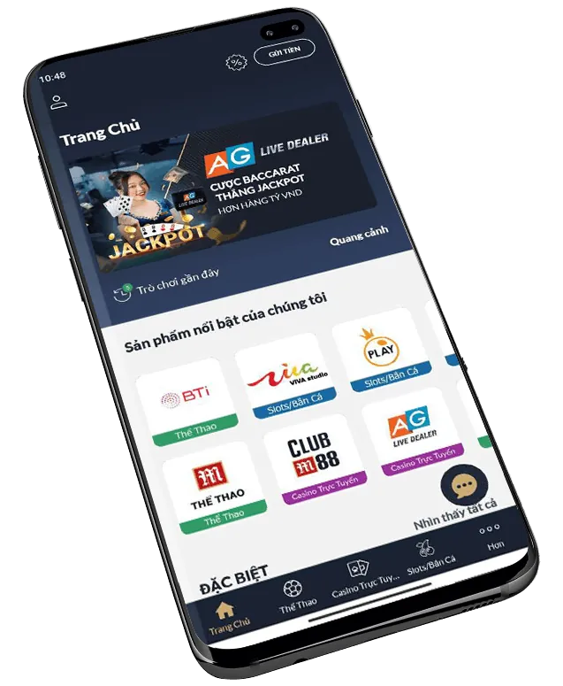 Đại diện dịch vụ khách hàng đang hỗ trợ qua tai nghe, tượng trưng cho dịch vụ 24/7 của hi8 trang chủ chính thức